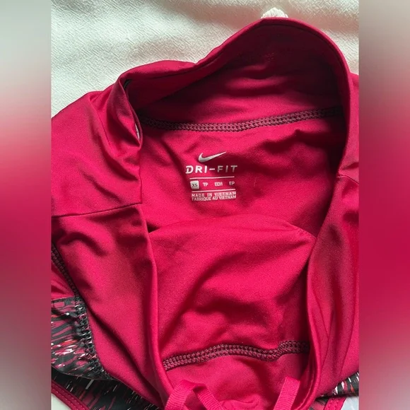 Nike running shorts - Picture 3 of 3